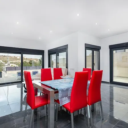 Marinasunbeach Angela Βίλα