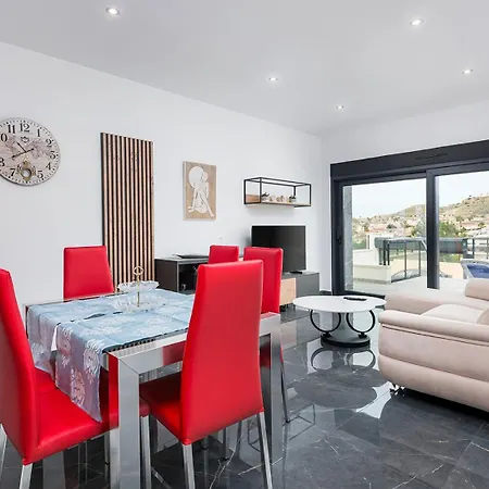 Βίλα Marinasunbeach Angela *